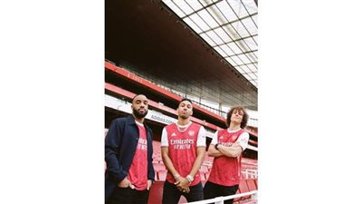 أرسنال يعلن عن قميصه للموسم الجديد