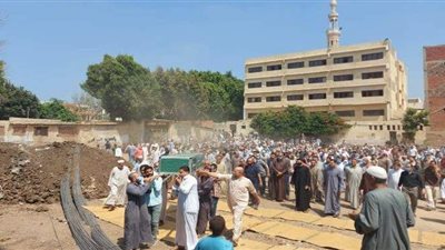 تشييع جثمان العميد الحسيني أبو عرب أحد الضباط الأحرار في ثورة ٢٣ يوليو بالقليوبية