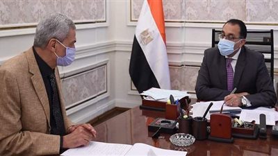 مدبولي يستعرض تقريرا حول نتائج لقاحات 