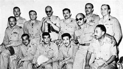 ملامح من الثورة البيضاء التي قام بها الجيش وأيدها الشعب