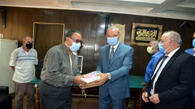 تطبيق منظومة الكارت الذكي  لإصدار  57 ألف كارت  للمزارعين بالقليوبية