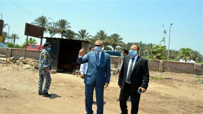 محافظ القليوبية يتابع إزالة الإشغالات وتراخيص المحال والمنشآت ببنها