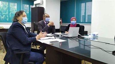 نائب وزير الإسكان يبحث آليات تنفيذ مشروعات الصرف الصحي في 3 محافظات