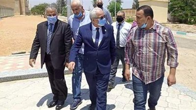 نائب وزير التربية والتعليم يتفقد كنترول الثانوية العامة بالإسماعيلية | صور