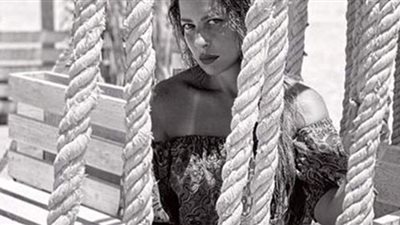 ريم مصطفى تتألق بالأبيض والأسود في أحدث ظهور