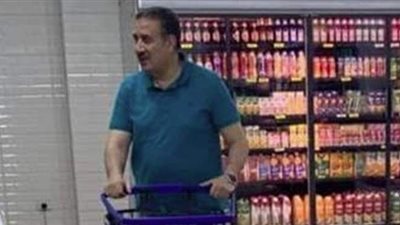 محافظ المنوفية يتسوق من أحد محال السوبر ماركت بدون حراسة