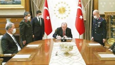 في  اجتماع استمر 45 دقيقة.. أردوغان يطيح بعدد من جنرالات الجيش ويرقي أتباعه