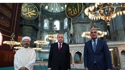 أردوغان يصل إلى مسجد 