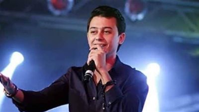 مصطفى عاطف يدعم مرضى سرطان الثدي بحفل غنائي