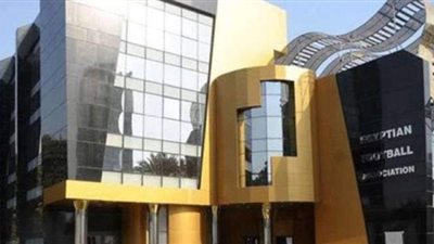 اللجنة الطبية باتحاد الكرة تحدد 27 فردا داخل الملعب لكل فريق بعد عودة الدوري