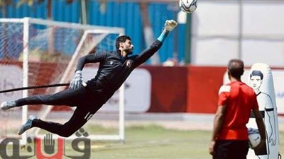 وكيل الشناوي: عقد الاعب مع الأهلي لا يتضمن أي شروط جزائية واحترافه وارد