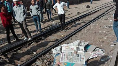 النيابة تبدأ التحقيق مع سائق ألقى أبناءه الثلاث أسفل عجلات قطار بالمنيا