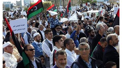 أهالي طرابلس يتظاهرون ضد حكومة الوفاق بسبب أزمة الكهرباء