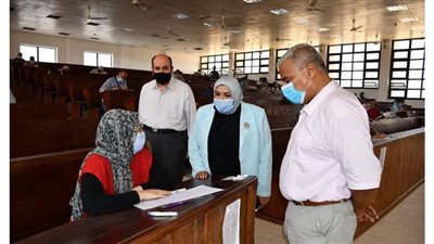 رئيس جامعة القناة تتابع امتحان العملى بكلية التربية الرياضية | صور