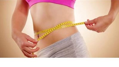 مشروب طبيعى تناوليه دافئا على الريق للتخلص من دهون البطن