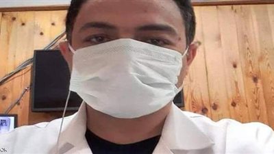 بعد إصابته بكورونا للمرة الثانية.. مدير مستشفى حميات دمنهور  يبدأ في تناول الطعام