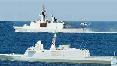 القوات البحرية المصرية والفرنسية تنفذان تدريباً بحرياً عابراً في نطاق البحر المتوسط