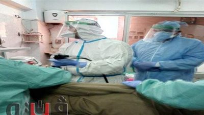 إجراء منظار علوي  لمسن  من مصابي كورونا بالشرقية | صور