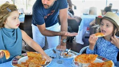 تحذير للآباء.. تعرف على الأضرار النفسية لمقارنة أبنائك بالآخرين