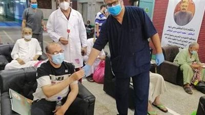 خروج 5 متعافين من مصابي  كورونا بمستشفى عزل فرشوط