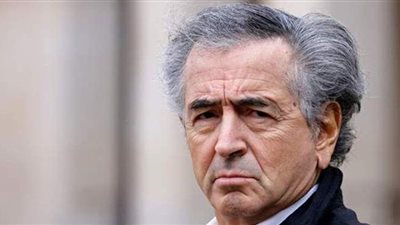 مسلحون يطردون برنارد ليفي من مدينة ترهونة الليبية | فيديو