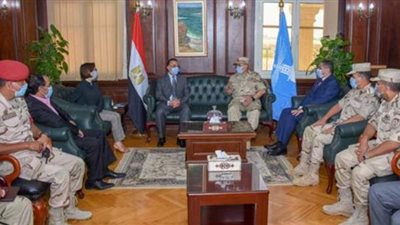 قائد المنطقة الشمالية يهنئ محافظ الإسكندرية بمناسبة العيد القومي للمحافظة
