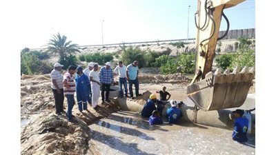 ضخ المياه للعريش بعد إصلاح عطل بخط ١٠٠٠ مم ببئر العبد | صور