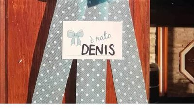 بلدة إيطالية تحتفل بأول مولود منذ 8 سنوات