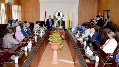 رئيس جامعة المنصورة يفتتح المرحلة الأولى لعمليات تطوير وتحديث كلية التجارة