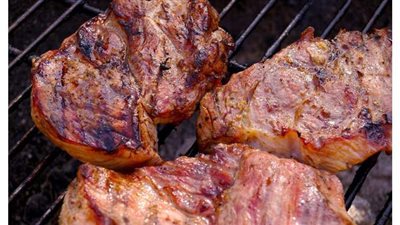 احذري.. شوي اللحوم على الفحم يهدد الصحة