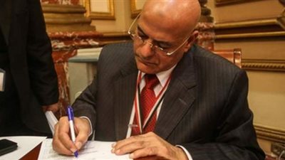 برلماني: إصرار غير مبرر على الدروس الخصوصية رغم انعدام جدواها مع نظام التابلت