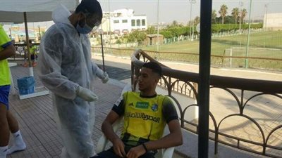 المقاولون يجري المسحة السادسة قبل ودية أسوان | صور