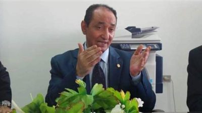 الدكتور أسامة ذكرى عميداً لكلية الطب بالعريش