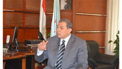 عودة 1830  عاملا مصريا من العالقين بالكويت إلى البلاد اليوم