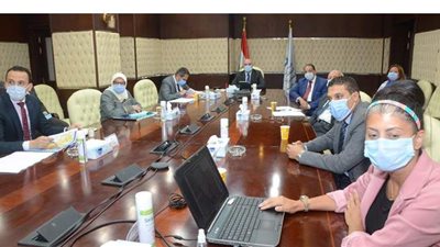 وزير الإسكان يستعرض البدائل المُقترحة للمخطط الاستراتيجي للسويس الجديدة