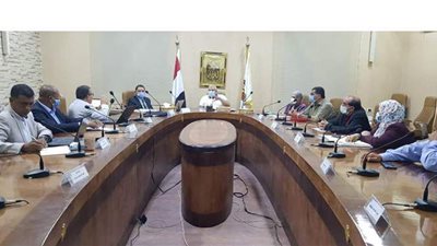 محافظ الوادي الجديد يلتقي رئيس هيئة الاستشعار عن بعد