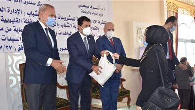 وزير الرياضة ومحافظ القليوبية يكرمان الوافدات العربيات بمركز شباب العبور