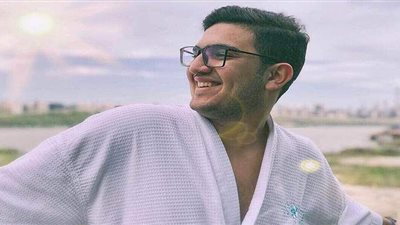 الكاتب والسيناريست عز عزام ينتهي من 