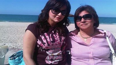 وفاة جد المطربة شذى بعد صراع مع المرض