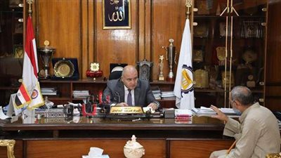 قيادات قنا يستقبلون المواطنين للاستماع لمشاكلهم والعمل على حلها | صور