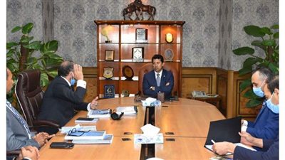 وزير الرياضة يبحث مع اتحاد السلاح استعدادات استضافة بطولة العالم للناشئين