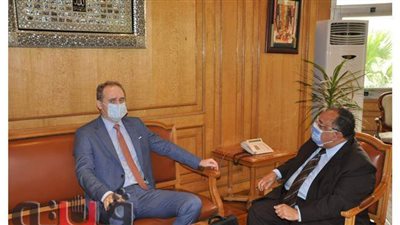 رئيس جامعة حلوان يستقبل سفير دولة بيلاروسيا