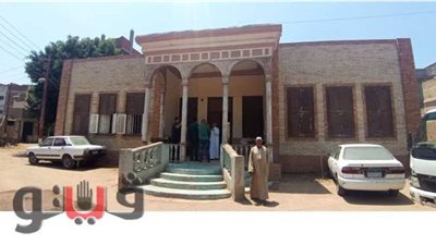 أهالي قرية التمساح بإيتاي البارود في انتظار وصول جثمان طبيب الغلابة