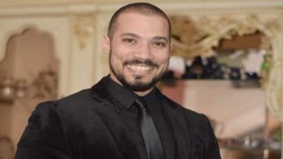 عبد الله رشدي يجرم أفعال فتيات التيك توك ويدافع عن تحرش عمرو وردة