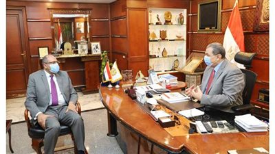 وزير القوى العاملة يبحث سبل توفير الحماية الاجتماعية للعمالة غير المنتظمة