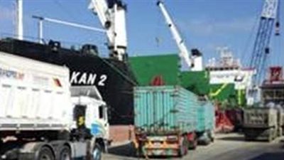 ميناء الإسكندرية يستقبل ٦٦ سفينة للشحن والتفريغ