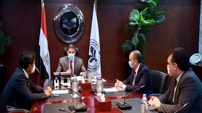 رئيس هيئة الاستثمار يبحث مع 