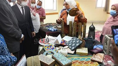 نائب محافظ قنا يشارك في مؤتمر حول الحرف اليدوية والتراثية | صور