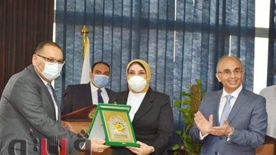 محافظ الشرقية: إحالة  وقائع  الإهمال والفساد للنيابة العامة | صور