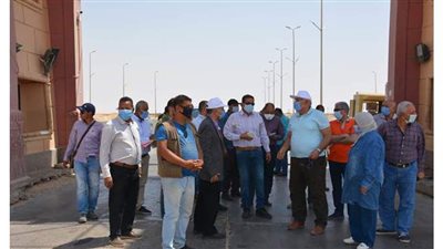 محافظ الوادى الجديد يوجه بتطوير بوابة الخارجة الشمالية